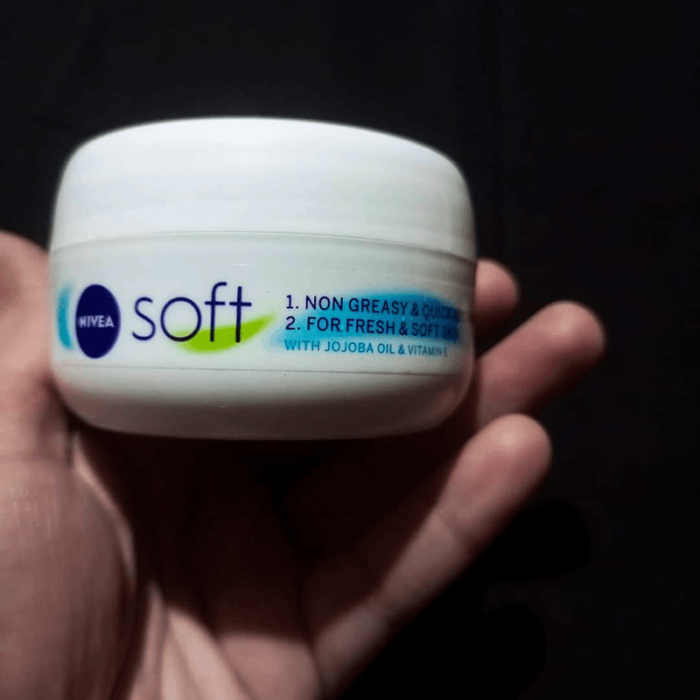 Nivea Soft Light Moisturising Cream